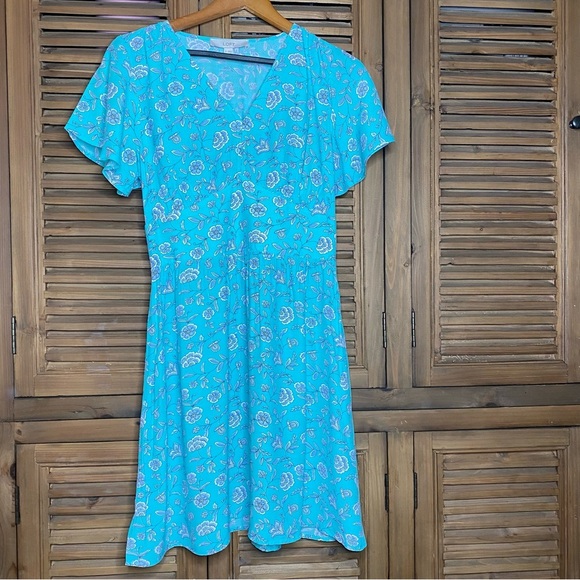 Loft Turquoise Floral V-Neck,flutter sleeve,pockets,airy&flowy, COMFY-size 6 - Picture 4 of 11